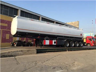 נגרר משאית דלק 4 סרנים מותאם אישית